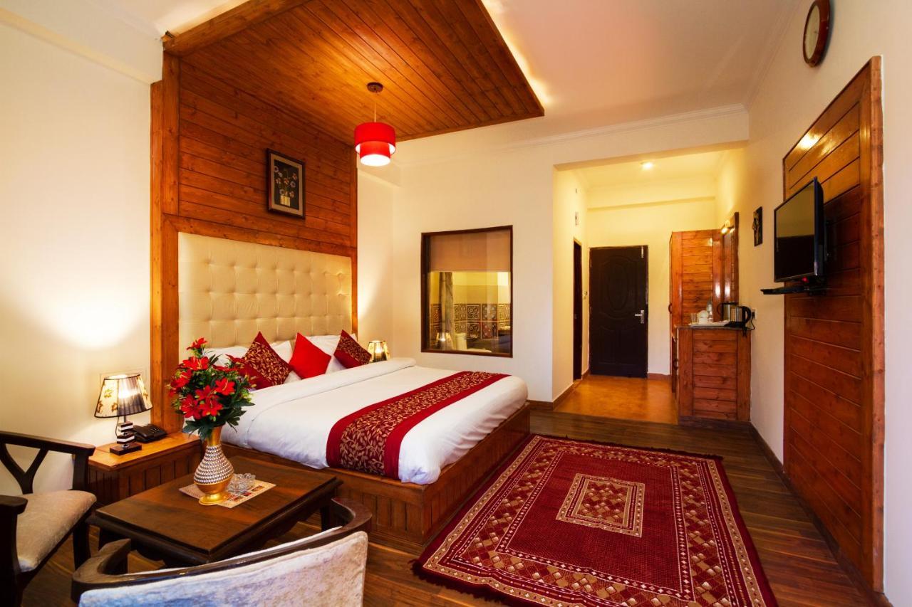 The Spruce Mansion Hotel Manali  Exterior photo