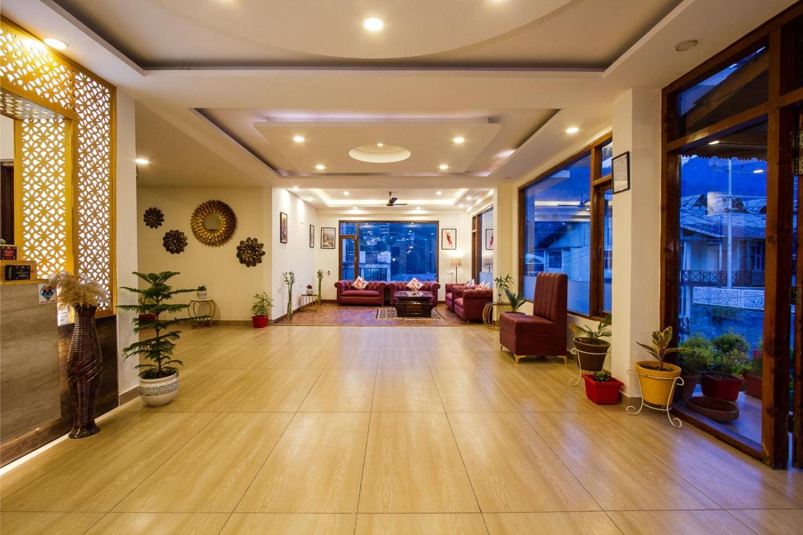 The Spruce Mansion Hotel Manali  Exterior photo