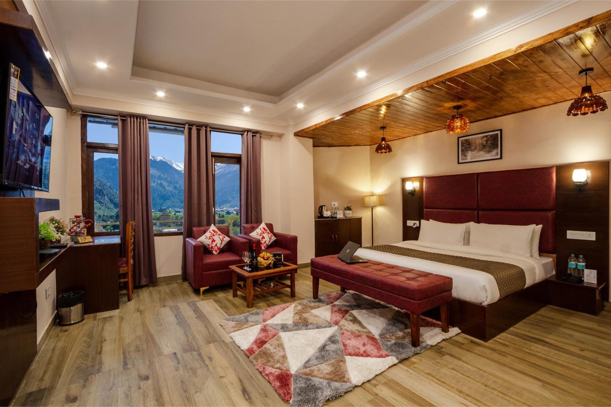 The Spruce Mansion Hotel Manali  Exterior photo