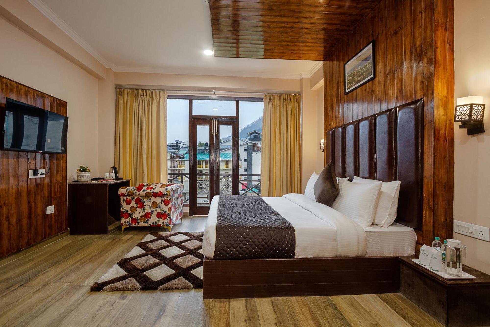 The Spruce Mansion Hotel Manali  Exterior photo